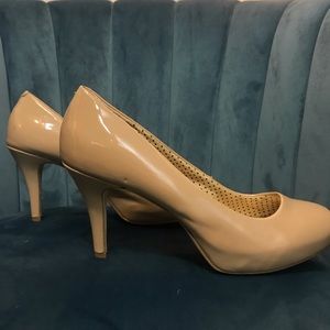 Steve Madden Shoes - Madden Girl Nude Pumps Steve Madden Shoes - Madden Girl Nude Pumps